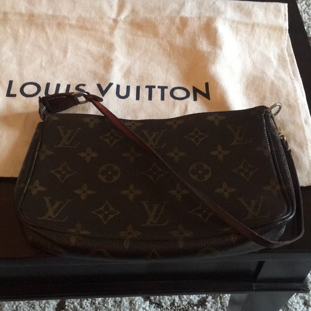 LV Pochette mini, handbag